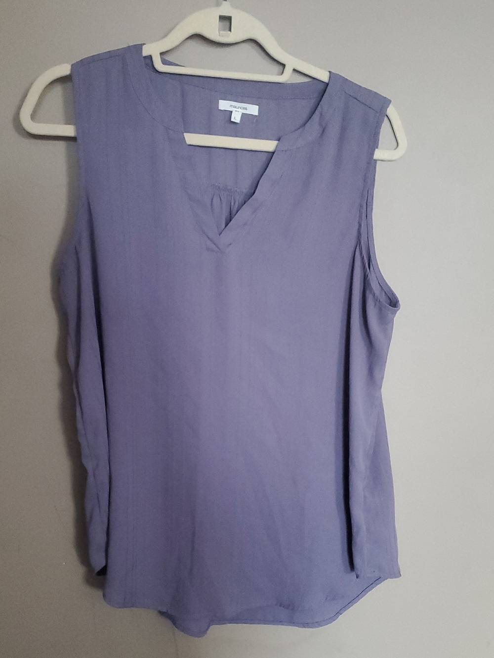 Maurices Lavender Sleeveless V-Neck Top Size Large